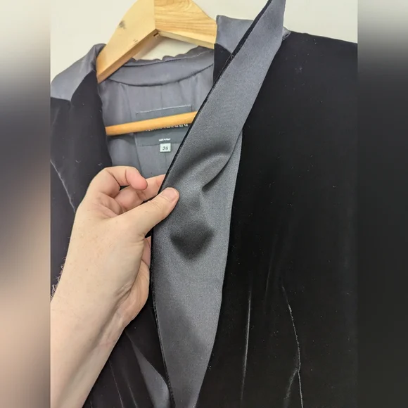 Giorgio Armani‎ Black Velvet Tuxedo Jacket